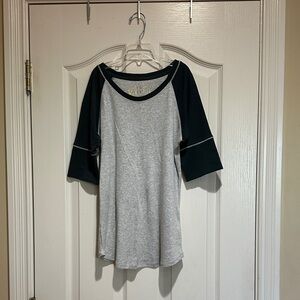 Gray and Dark Gree Raglan Sleeve Top